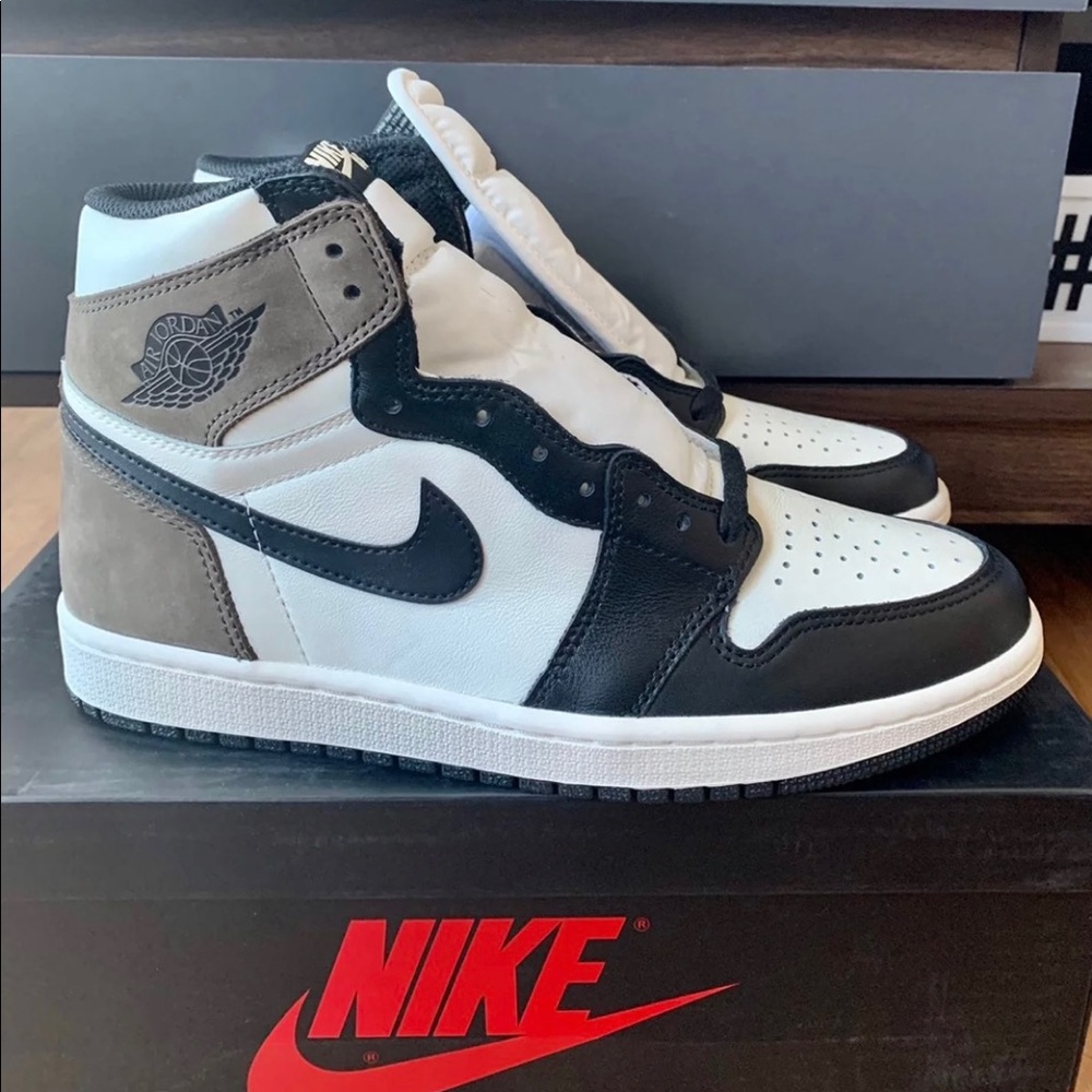 Jordan 1 “MOCHA” sz 9.5 men